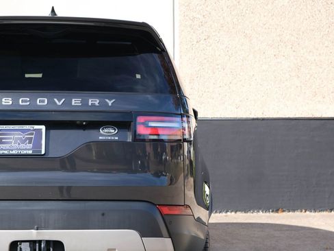 Used 2019 Land Rover Discovery HSE image 17