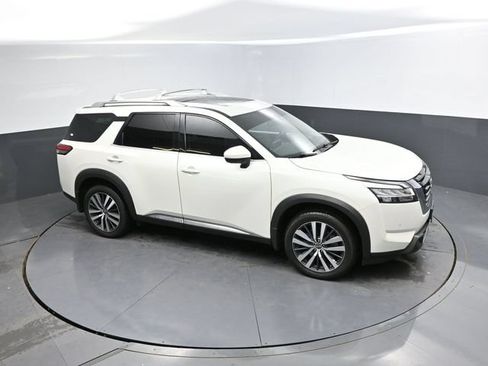 Used 2022 Nissan Pathfinder Platinum w/ Cargo Package AWD/4WD image 44