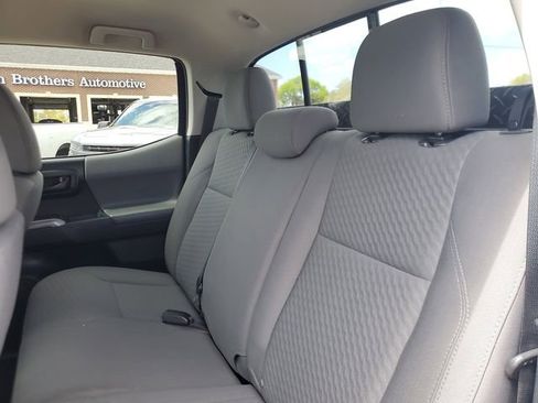 Used 2020 Toyota Tacoma SR5 w/ SR5 Appearance Package (SM) image 8