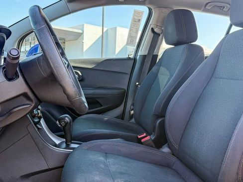 Used 2017 Chevrolet Trax LS AWD/4WD image 19