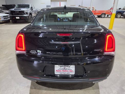 Used 2021 Chrysler 300 S RWD image 11