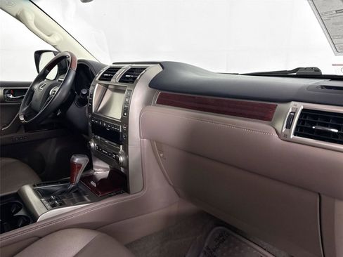 Used 2014 Lexus GX 460 w/ Premium Package AWD/4WD image 40