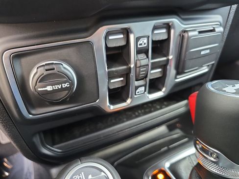 New 2025 Jeep Wrangler Sahara image 27