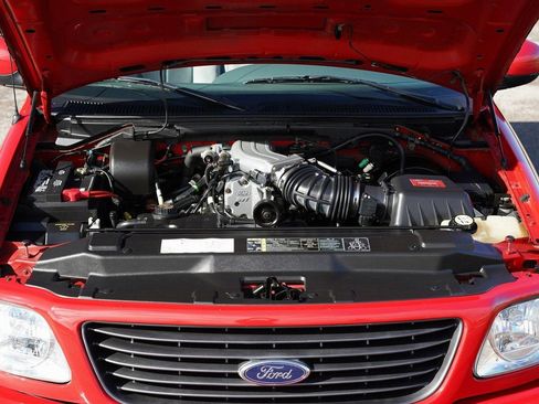 Used 2004 Ford F150 Lightning RWD image 12