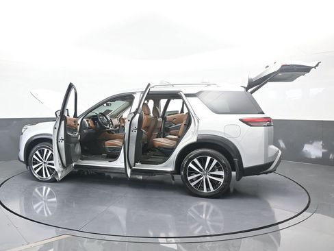 Used 2023 Nissan Pathfinder Platinum image 93