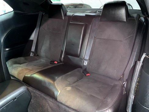 Used 2018 Dodge Challenger R/T Scat Pack w/ Leather Interior Group RWD image 40