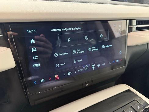 New 2025 Lincoln Navigator Reserve AWD/4WD image 41