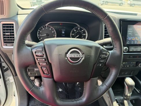 Used 2024 Nissan Frontier SL w/ Technology Package RWD image 38