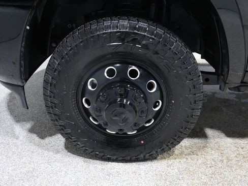 Used 2025 RAM 3500 Limited image 10