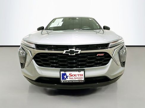 Certified 2026 Chevrolet Trax RS w/ Sunroof Package image 2