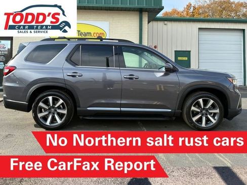 Used 2024 Honda Pilot Touring image 2