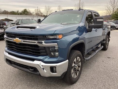 Used 2024 Chevrolet Silverado 2500 LT w/ All Star Edition image 3