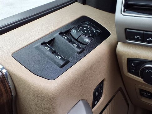 Used 2019 Ford F150 Lariat w/ Equipment Group 502A Luxury image 38