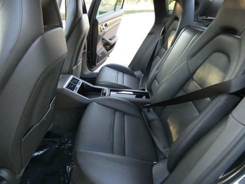 Used 2018 Porsche Panamera 4 image 45