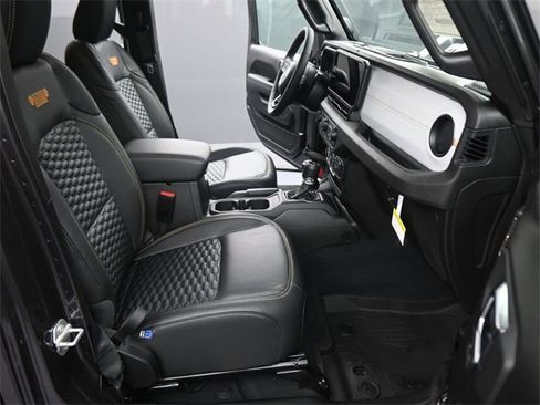 New 2025 Jeep Gladiator Sport image 35