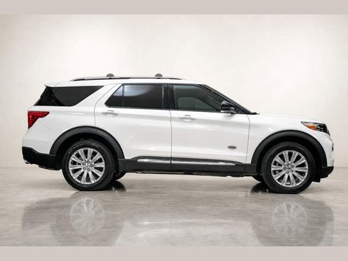 Used 2021 Ford Explorer King Ranch w/ Premium Technology Package AWD/4WD image 4