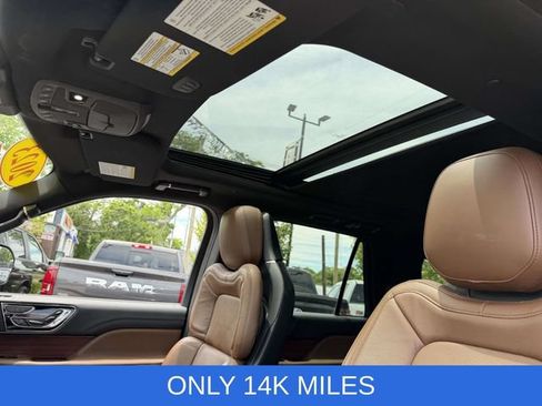 Used 2023 Lincoln Navigator Reserve w/ Monochromatic Package AWD/4WD image 10