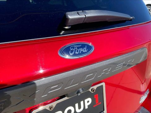 Used 2022 Ford Explorer XLT w/ Equipment Group 202A image 29