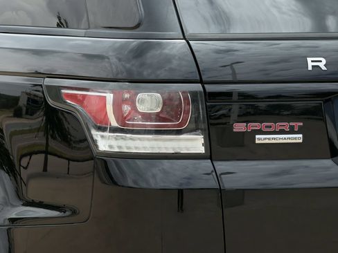 Used 2015 Land Rover Range Rover Sport Supercharged AWD/4WD image 10