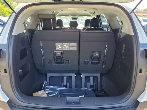 New 2026 Kia Carnival FWD image 14