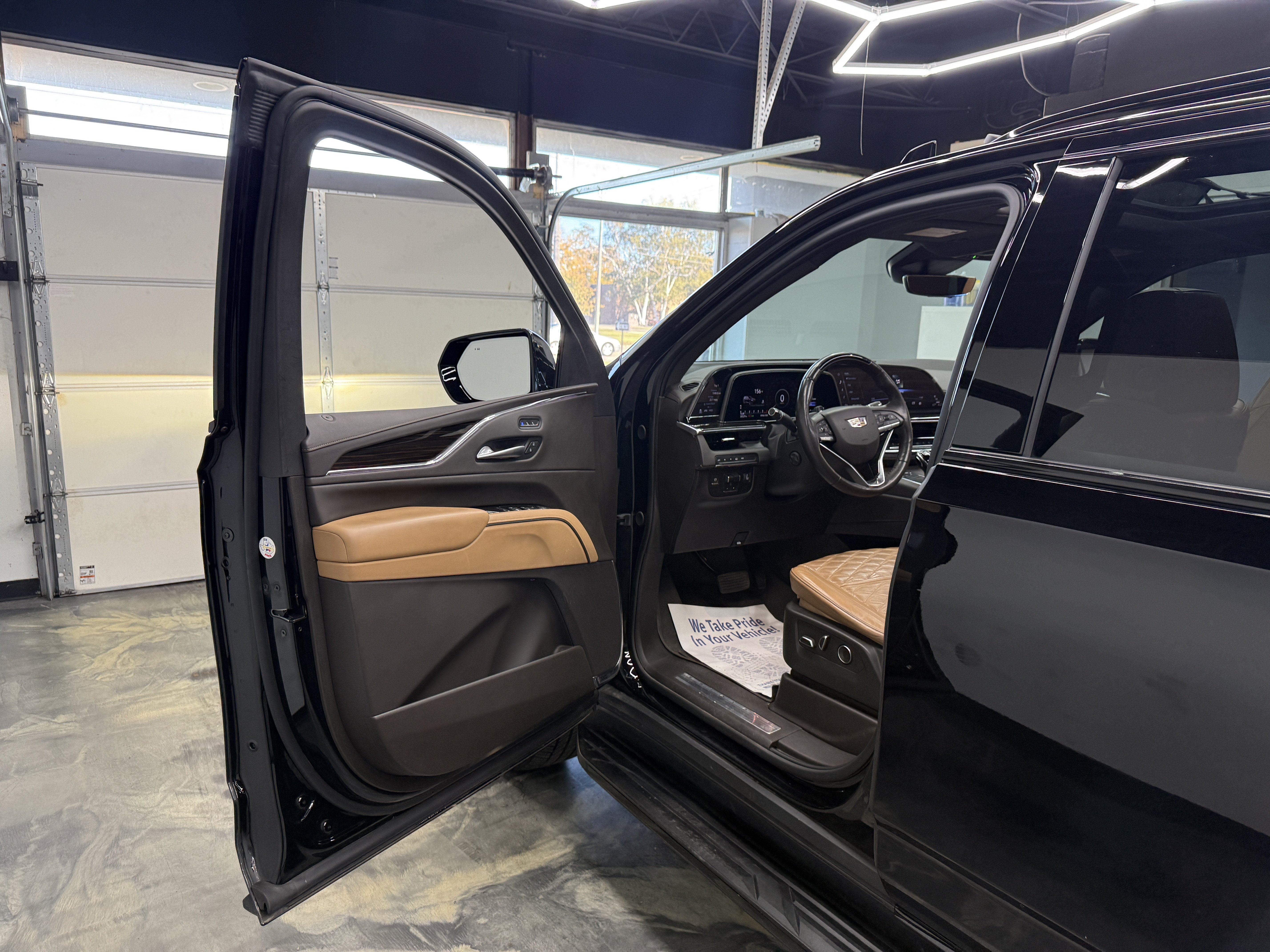 Used 2023 Cadillac Escalade Sport w/ LPO, Floor Liner Package AWD/4WD image 8