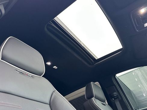 Used 2025 GMC Sierra 1500 AT4X image 18