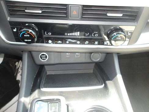 Used 2023 Nissan Rogue SV w/ SV Premium B Package AWD/4WD image 20