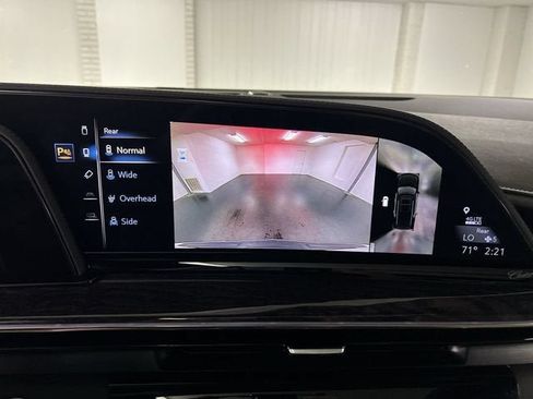 Used 2023 Cadillac Escalade Premium Luxury AWD/4WD image 15