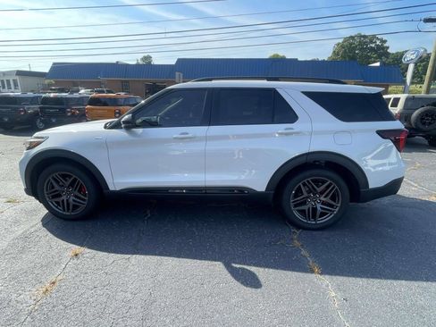 New 2026 Ford Explorer ST-Line w/ ST-Line Street Pack RWD image 4