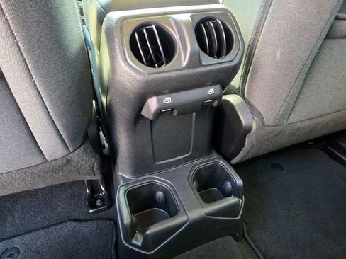 Used 2025 Jeep Wrangler Unlimited Sport AWD/4WD image 17