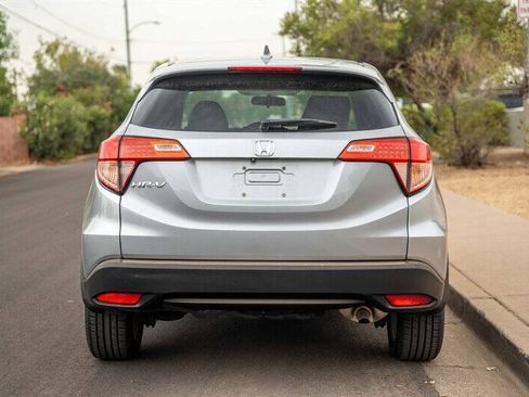 Used 2017 Honda HR-V EX image 4