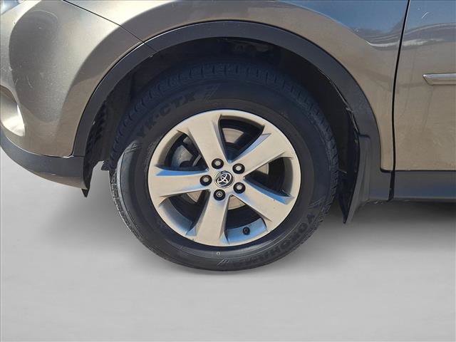Used 2015 Toyota RAV4 XLE AWD/4WD image 6