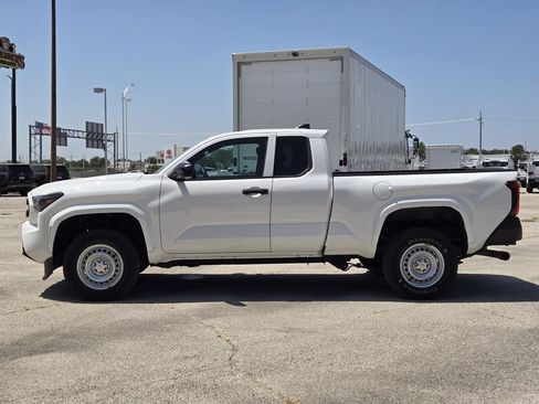 Used 2024 Toyota Tacoma SR RWD image 4