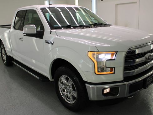 Used 2016 Ford F150 Lariat w/ Equipment Group 502A Luxury AWD/4WD image 2