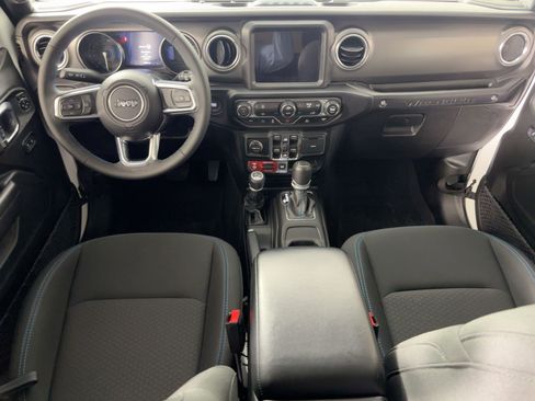 Used 2023 Jeep Wrangler Unlimited Rubicon 4xe image 16