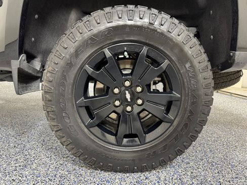 Used 2022 Chevrolet Colorado Z71 w/ Z71 Midnight Edition AWD/4WD image 52