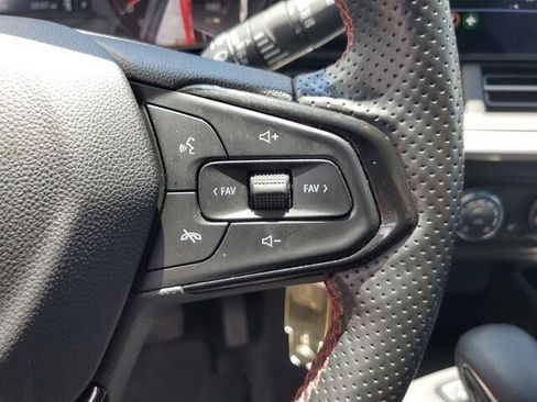 Used 2024 Chevrolet Trax RS FWD image 30