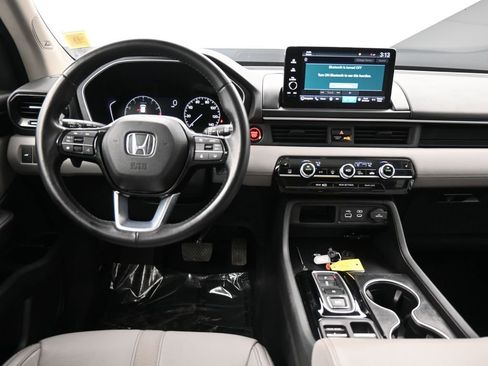 Used 2024 Honda Pilot Touring image 20