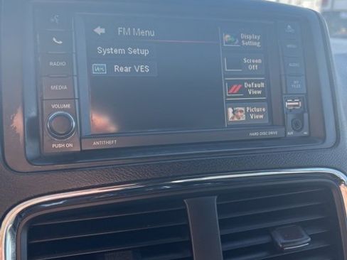 Used 2014 Dodge Grand Caravan SXT image 47