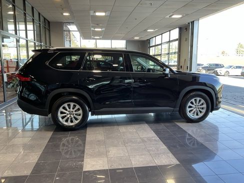 Certified 2024 Toyota Grand Highlander XLE image 6