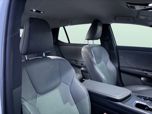 Used 2025 Lexus RZ 450e image 49