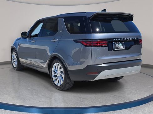 New 2025 Land Rover Discovery S image 7