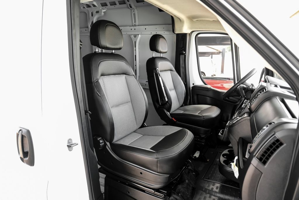 Used 2025 RAM ProMaster 2500 w/ Convenience Group FWD image 33