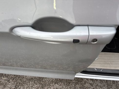 Used 2024 Chrysler Pacifica Touring-L FWD image 23