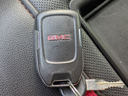 Used 2021 GMC Sierra 1500 AT4 w/ AT4 Premium Package AWD/4WD image 27