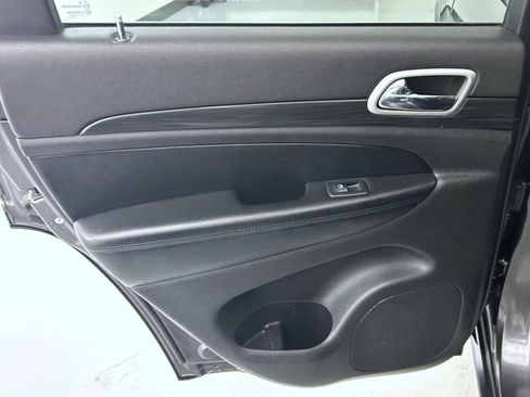 Used 2021 Jeep Grand Cherokee Laredo X image 20