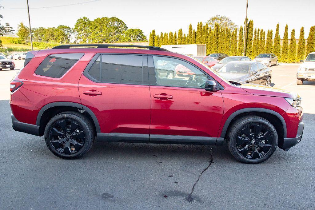 New 2026 Honda Pilot Black Edition image 5