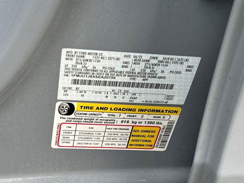 Used 2025 Ford Expedition Active AWD/4WD image 37