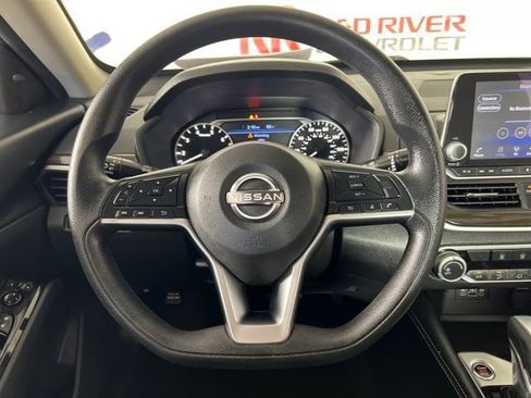 Used 2023 Nissan Altima 2.5 SV image 16