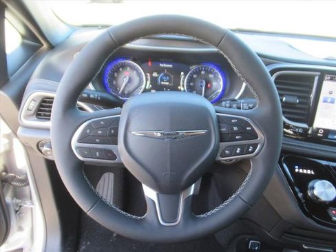 New 2026 Chrysler Pacifica Select image 17